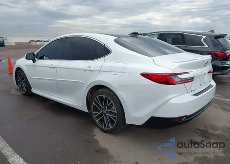 2025 Toyota Camry Xle z USA, uszkodzony, nr VIN 4T1DAACK0SU027787